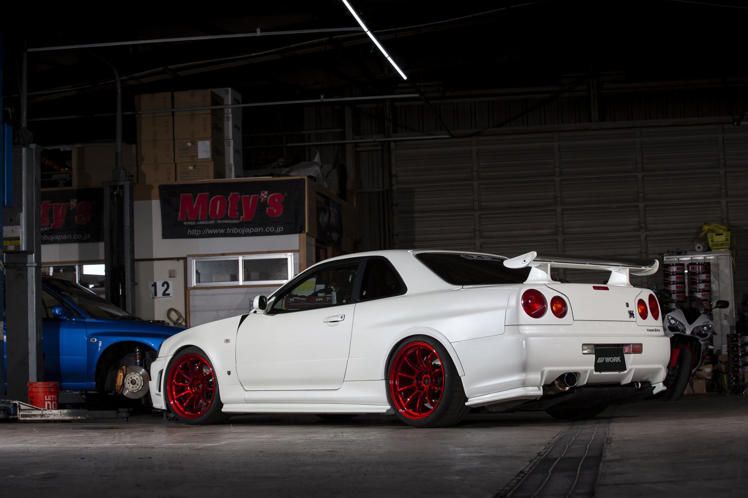 EMOTION ZR10 18 inch 5 stud-52