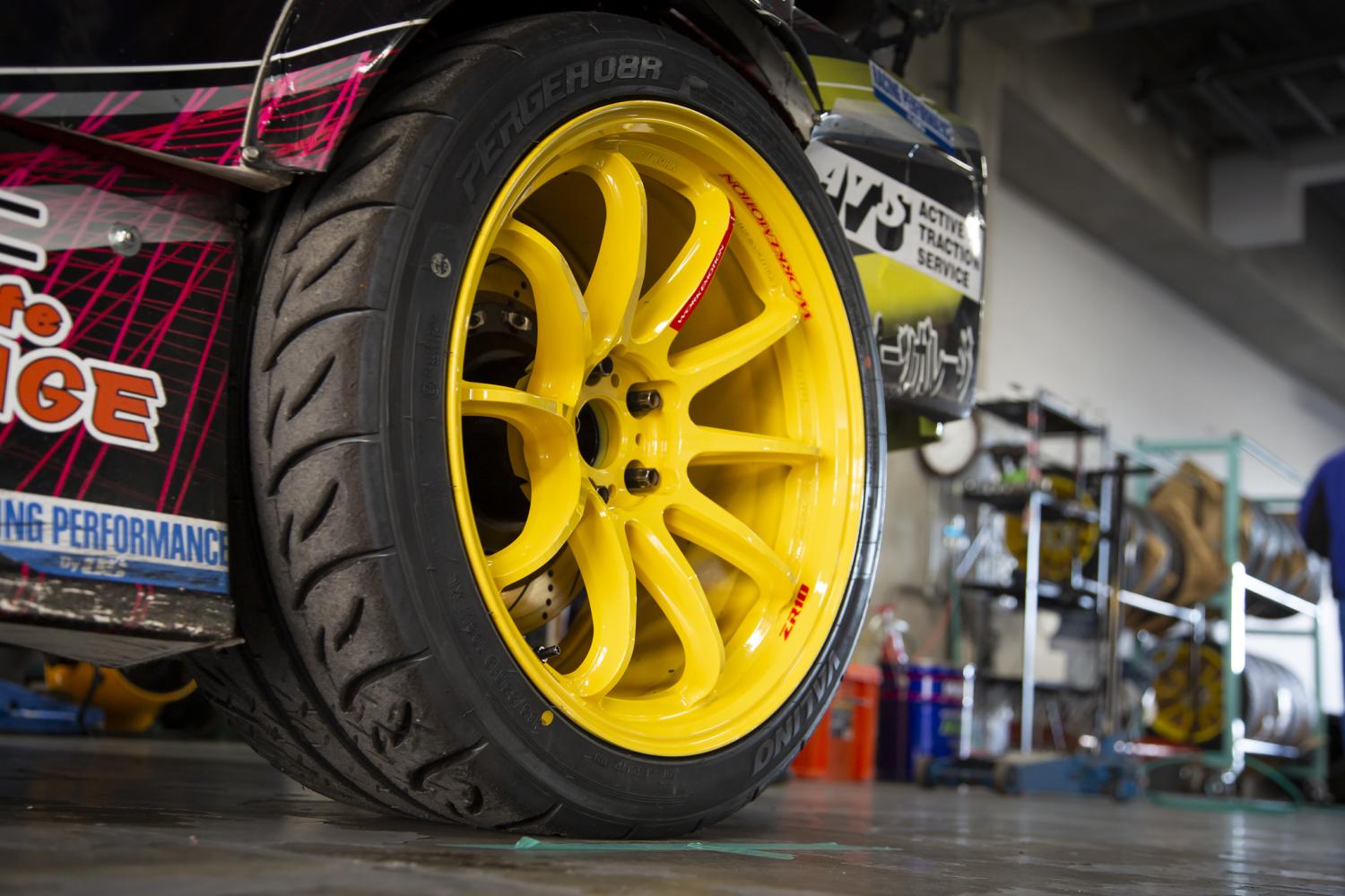 EMOTION ZR10 18 inch 5 stud-77