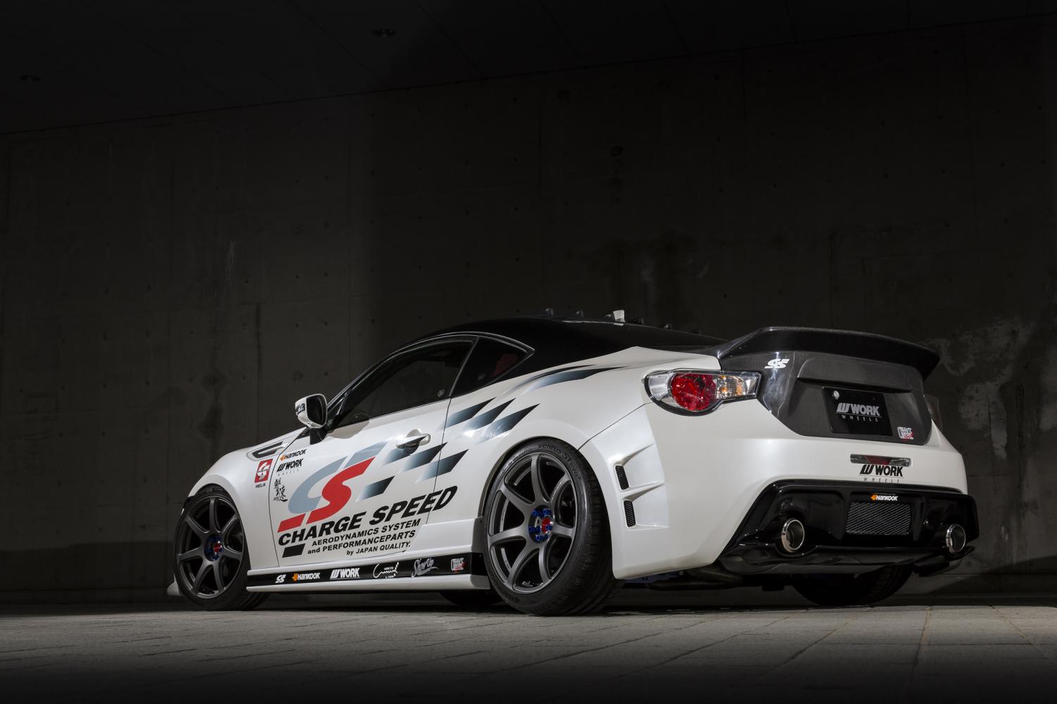 T7R 4 stud-27