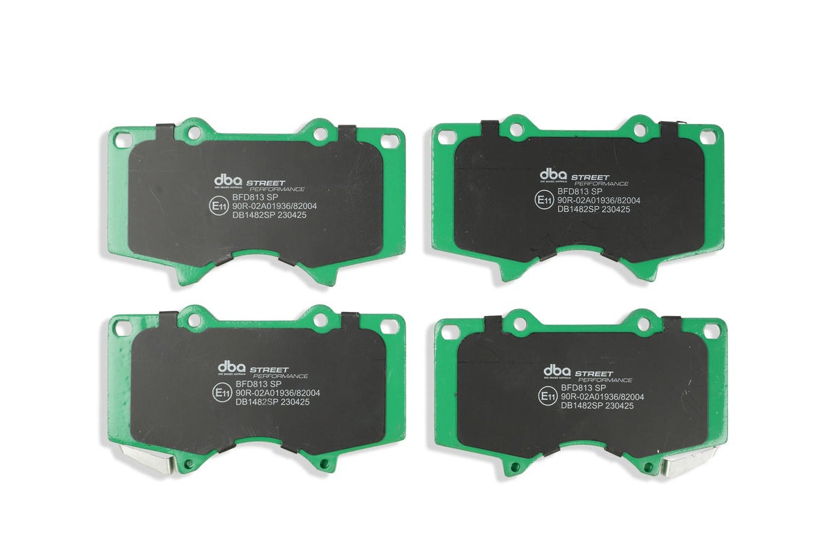 Mitsubishi Pajero DBA Front Brake Kit – Street Series T2 Slotted & Street Performance Brake Pads