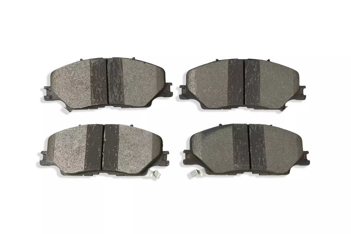 Isuzu D-MAX DBA Front Brake Kit – Street Series En-Shield Plain & Street Series Brake Pads