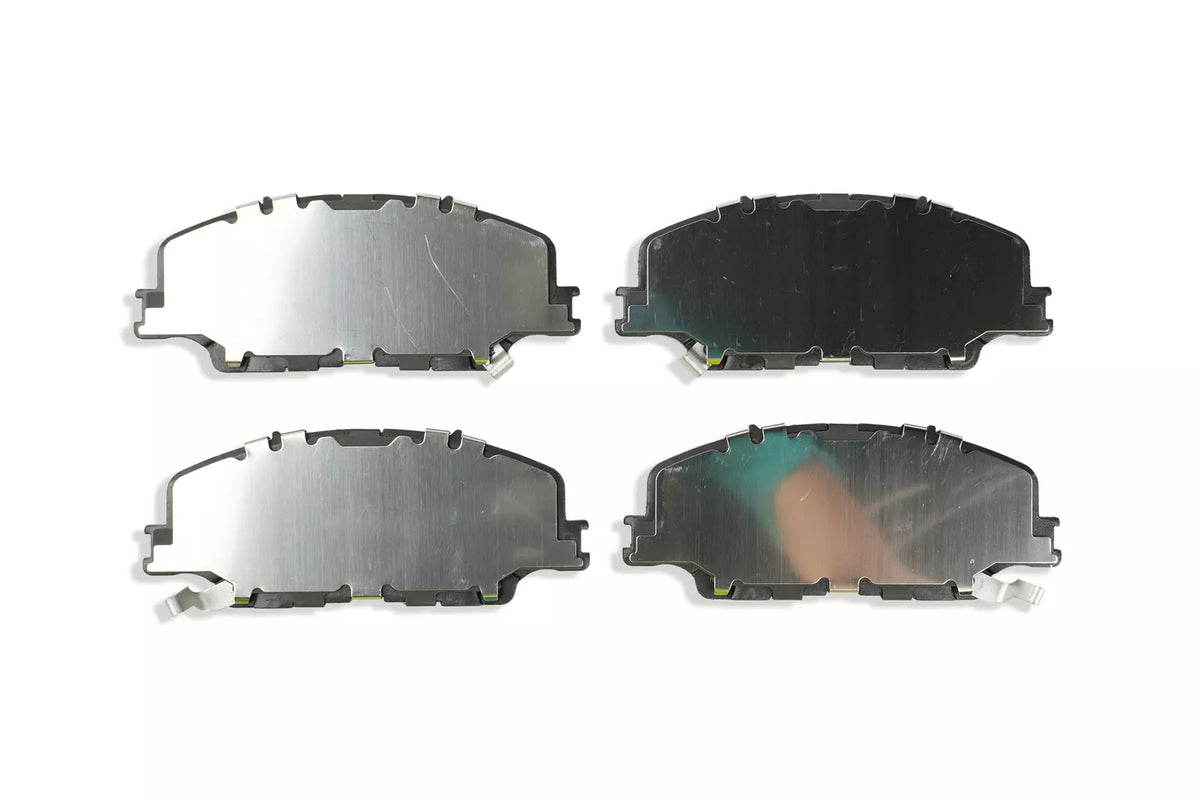 Isuzu D-MAX DBA Front Brake Kit – Street Series En-Shield Plain & Street Series Brake Pads