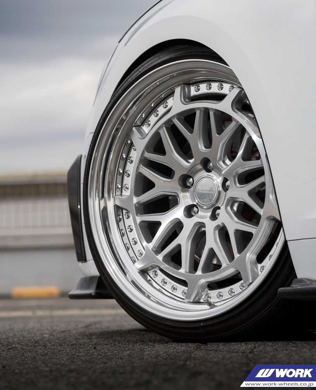 SEEKER MX 17 inch-37